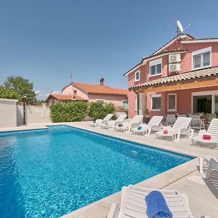 Holiday Home Nikol Пула Экстерьер фото