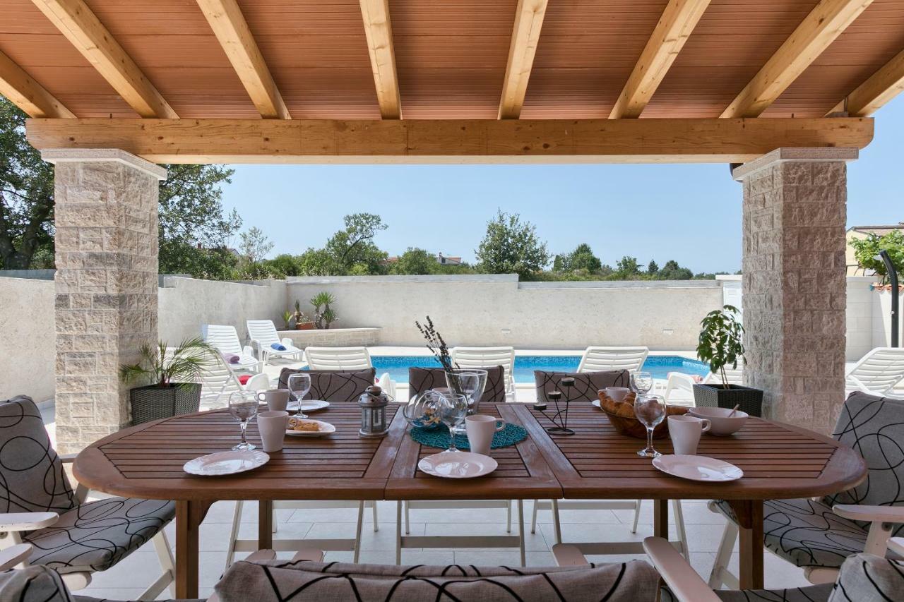 Holiday Home Nikol Пула Экстерьер фото
