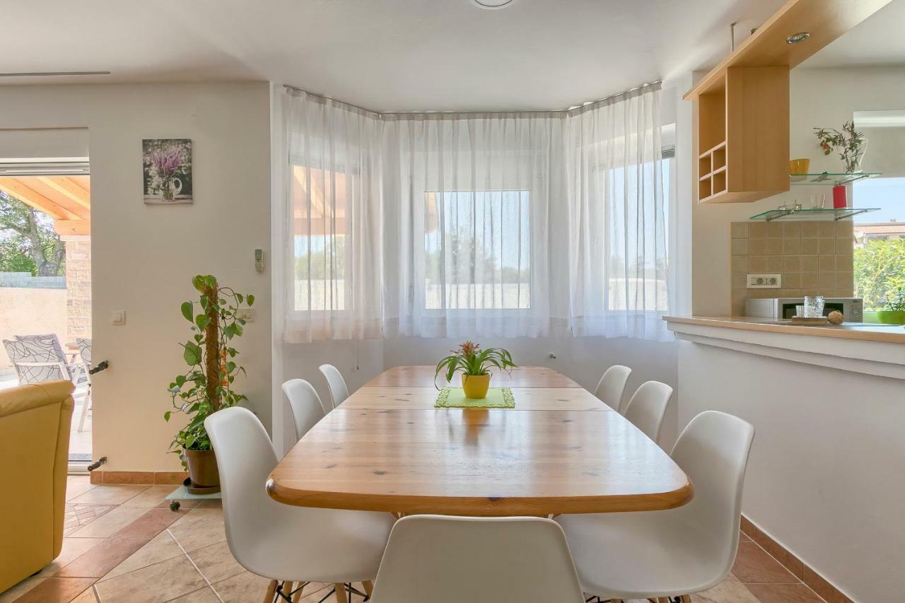 Holiday Home Nikol Пула Экстерьер фото