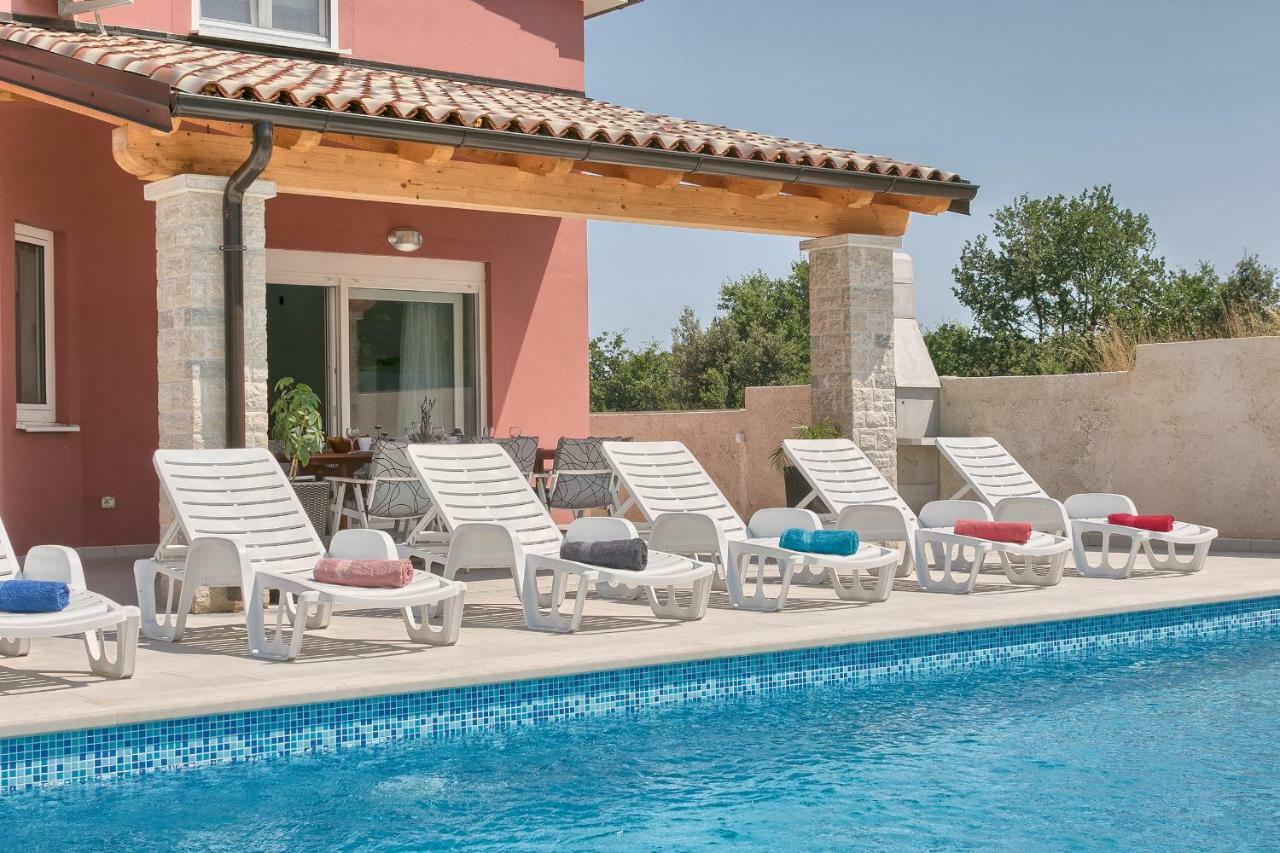 Holiday Home Nikol Пула Экстерьер фото