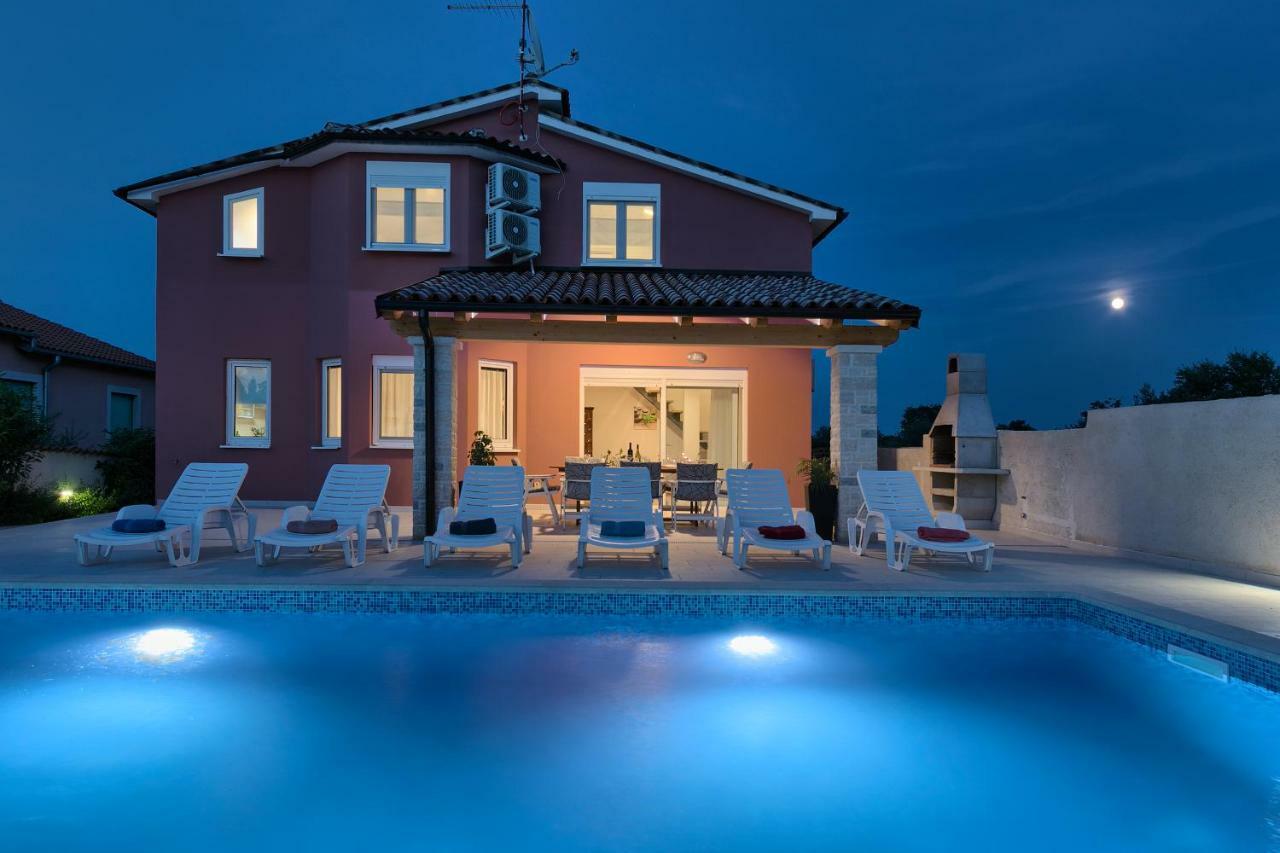 Holiday Home Nikol Пула Экстерьер фото
