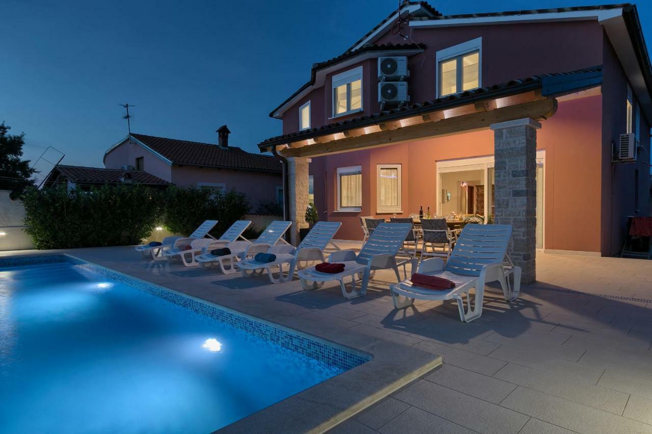 Holiday Home Nikol Пула Экстерьер фото