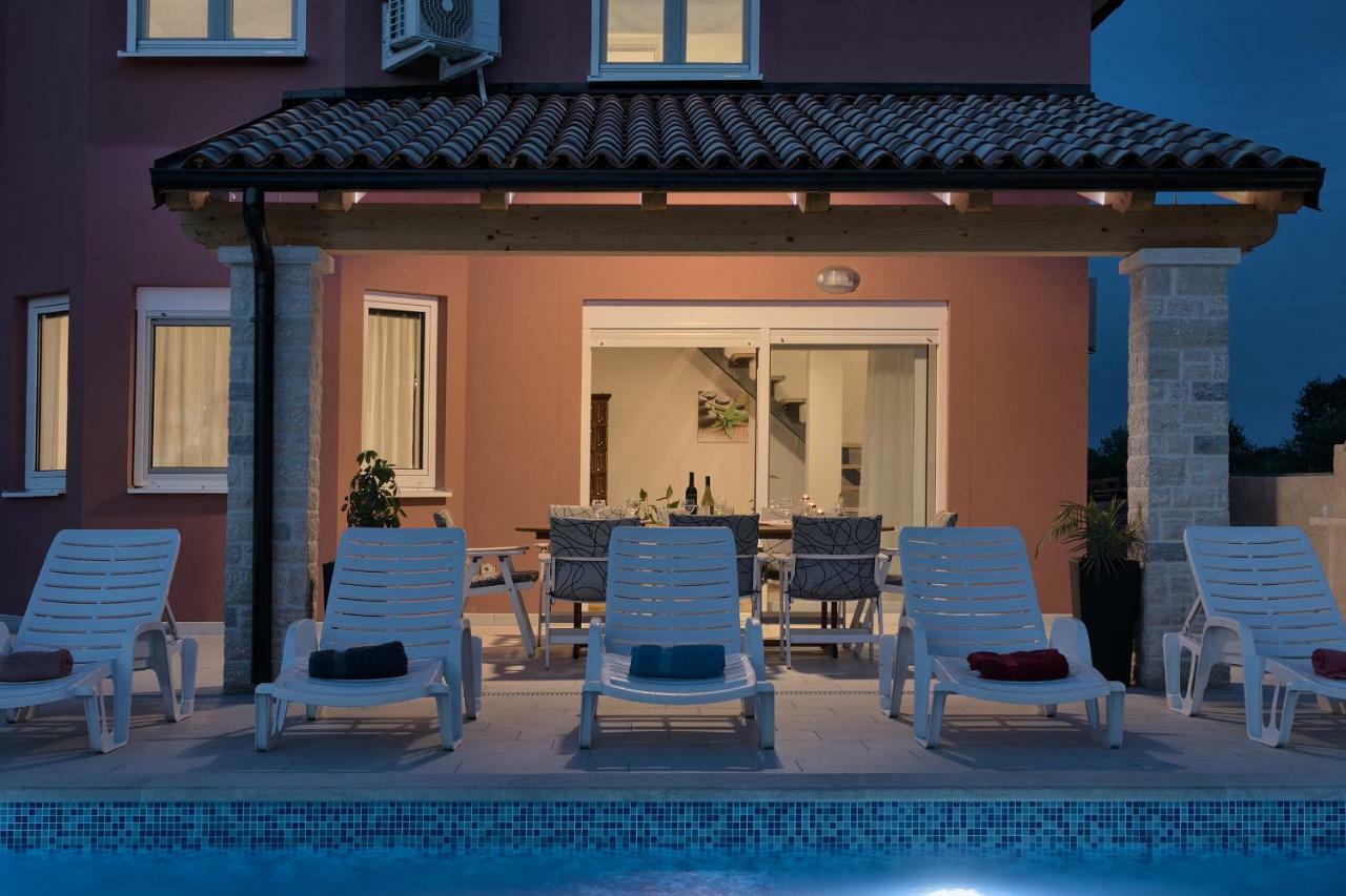 Holiday Home Nikol Пула Экстерьер фото