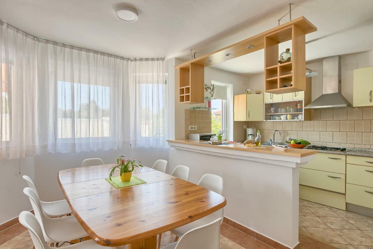 Holiday Home Nikol Пула Экстерьер фото
