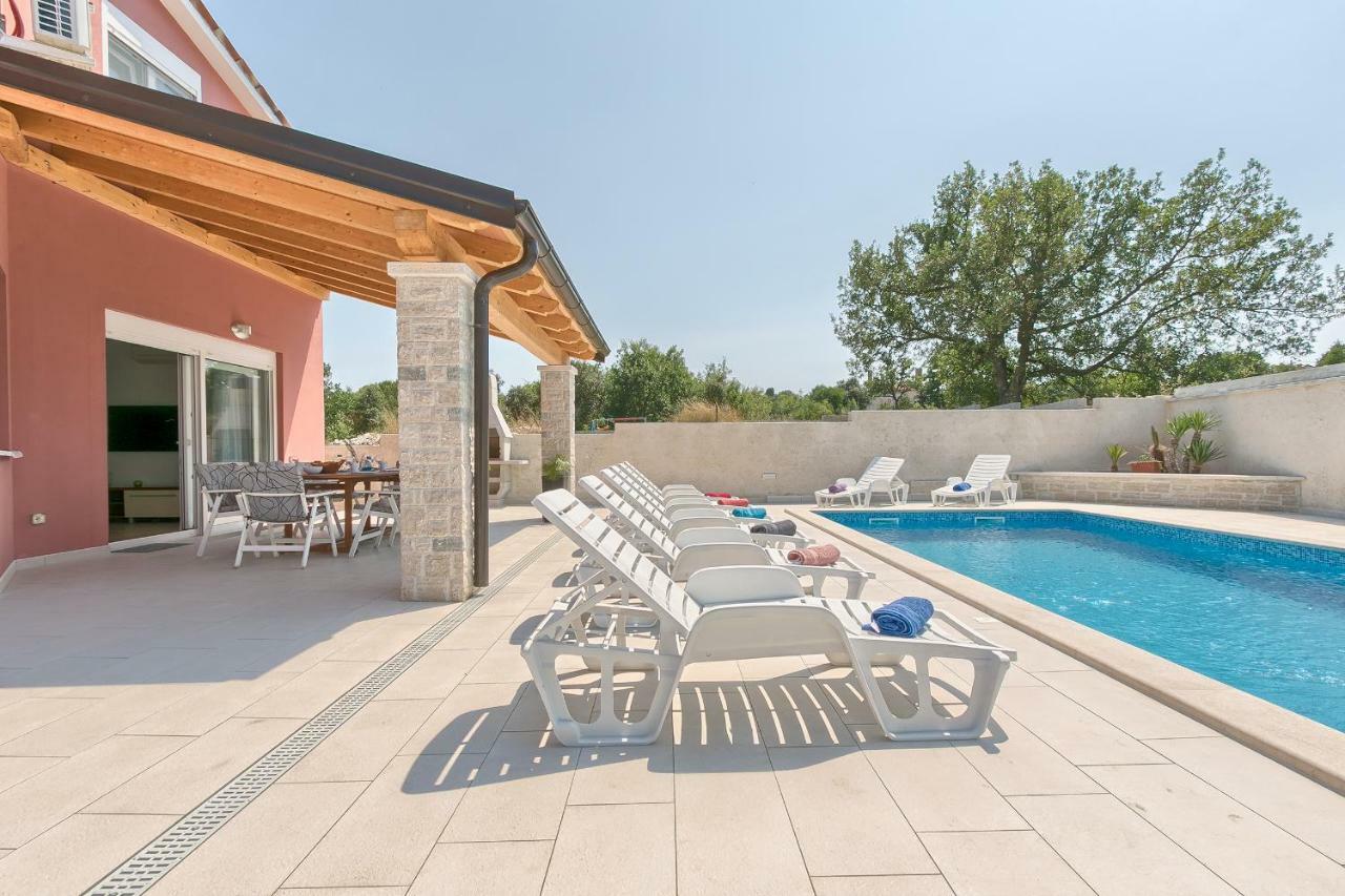Holiday Home Nikol Пула Экстерьер фото