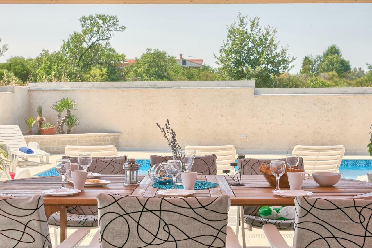 Holiday Home Nikol Пула Экстерьер фото